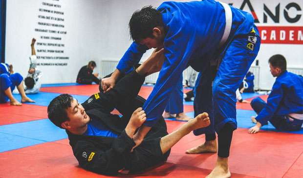 Академия Бразильского Джиу-джитсу Advance-Advance-jiu-jitsu-3-620-365.jpg